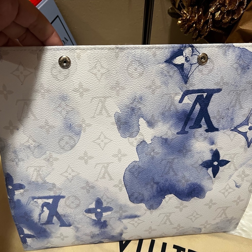 LOUIS VUITTON 2021 Monogram Watercolor Weekend Tote GM - Picture 11 of 16